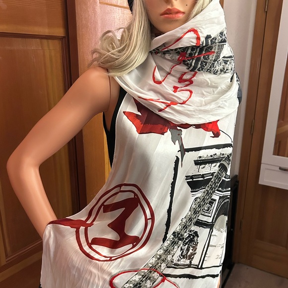 HERMES Vintage Parisian Silk Scarf - Picture 5 of 12